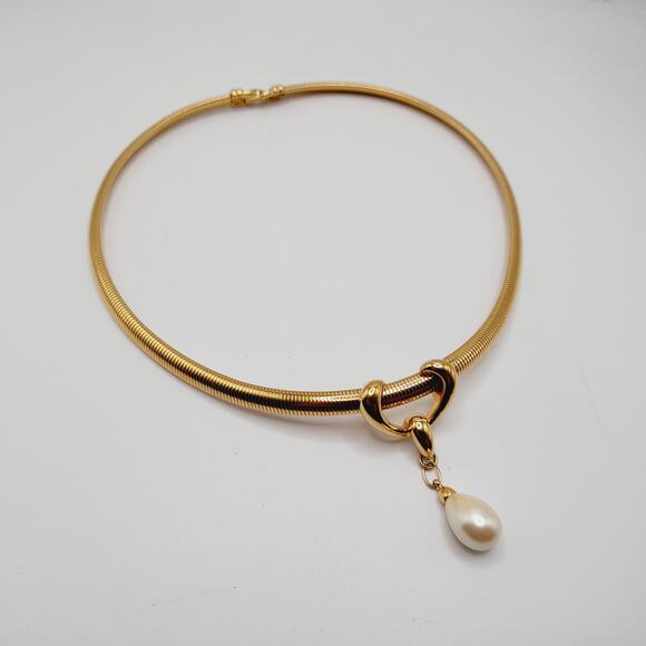 MONET Vintage Gold Omega Chain Necklace Faux Pearl Pendant 19” Signed - Picture 6 of 12